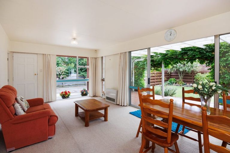 Photo of property in 2/361 Botanical Road, West End, Palmerston North, 4412