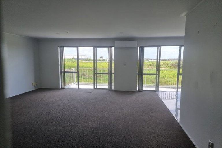 Photo of property in 8/15 Bishop Lenihan Place, East Tamaki, Auckland, 2013