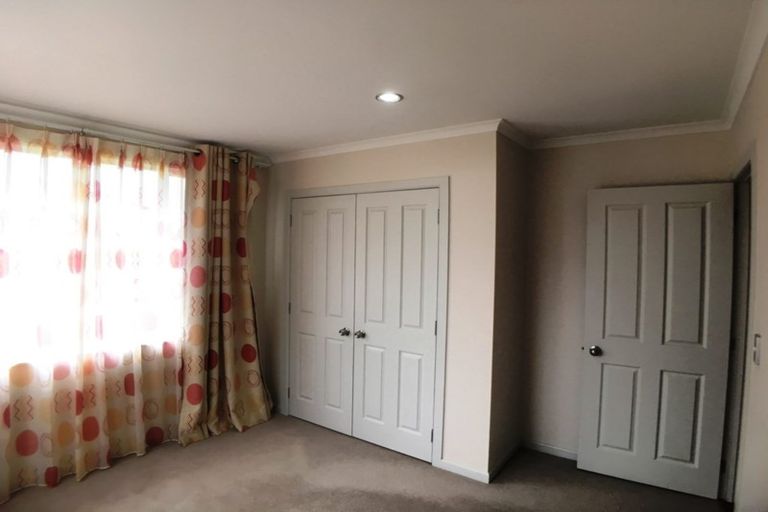 Photo of property in 1 Kenley Heights, Flat Bush, Auckland, 2016