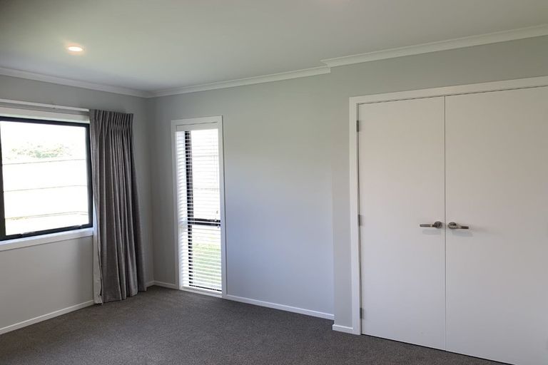 Photo of property in 4 Kingi Te Ahoaho Place, Otaki, 5512