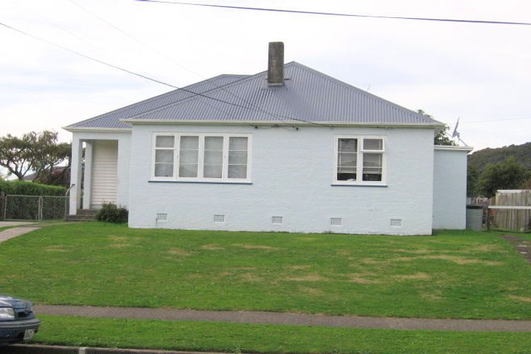 Photo of property in 22 Pringle Street, Taita, Lower Hutt, 5011