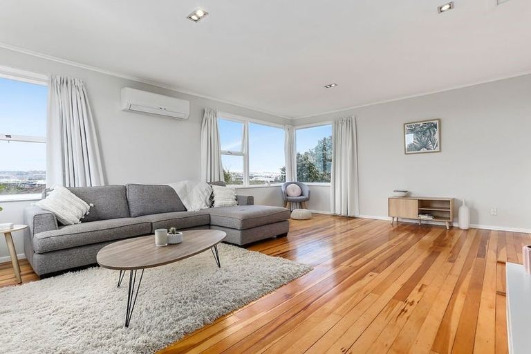 Photo of property in 39 Riverhills Avenue, Pakuranga Heights, Auckland, 2010