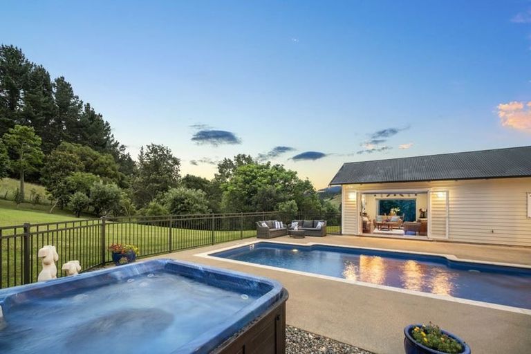 Photo of property in 551 Upper Waiwera Road, Puhoi, Silverdale, 0994