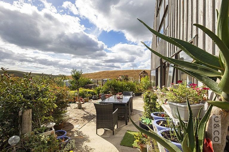 Photo of property in 231 Taiapa Road, Muriwai, Waimauku, 0881