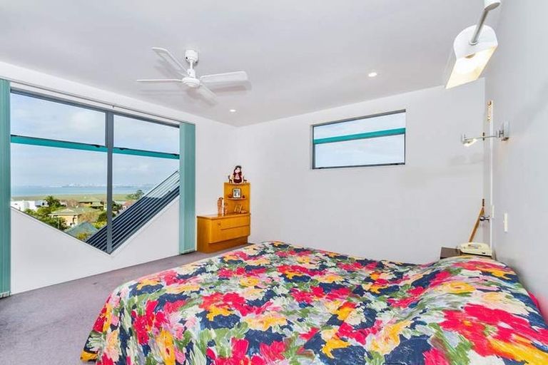 Photo of property in 4 Graceview Way, West Harbour, Auckland, 0618