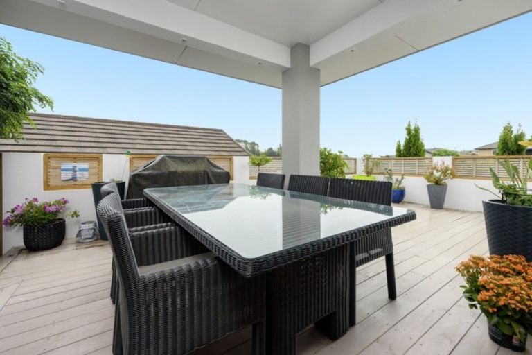 Photo of property in 324 Lakes Boulevard, Pyes Pa, Tauranga, 3112