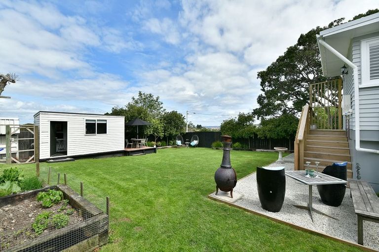 Photo of property in 1339 Whangaparaoa Road, Army Bay, Whangaparaoa, 0930