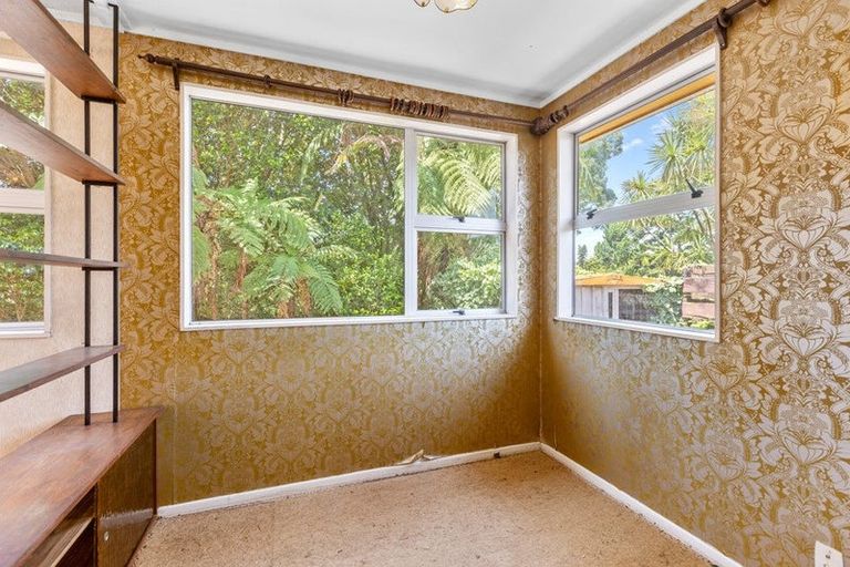 Photo of property in 17 Carlton Terrace, Westown, New Plymouth, 4310