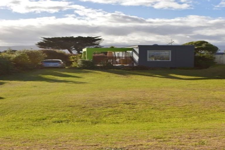 Photo of property in 22 Babbacombe Avenue, Otaki Beach, Otaki, 5512