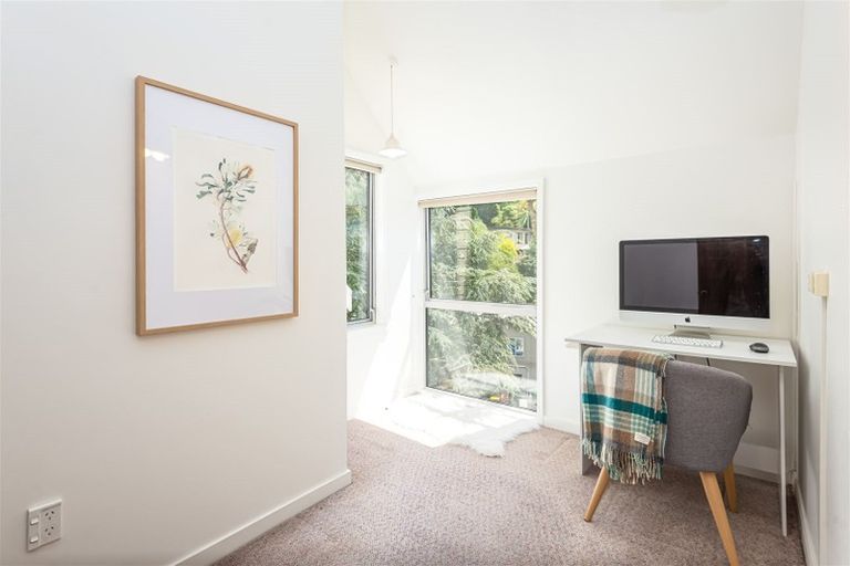 Photo of property in 25 Valley Road, Cashmere, Christchurch, 8022