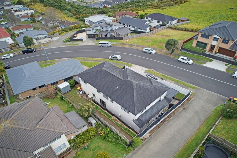 Photo of property in 126 Keri Vista Rise, Papakura, 2110