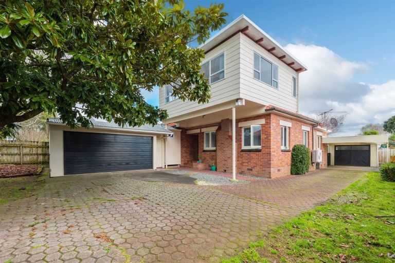 Photo of property in 39 Titirangi Road, New Lynn, Auckland, 0600