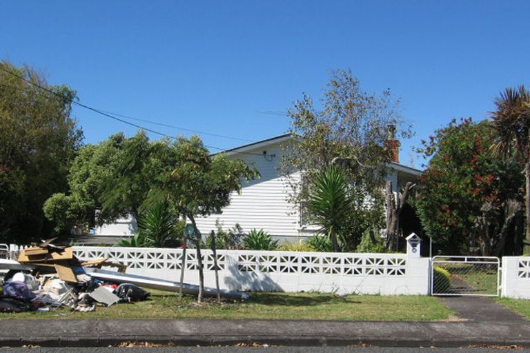 Photo of property in 86 Cobham Crescent, Kelston, Auckland, 0602