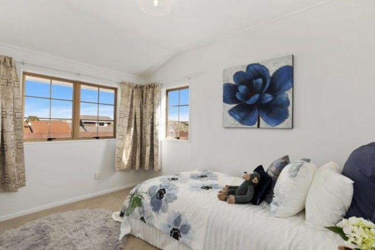 Photo of property in 51a Ludlam Crescent, Woburn, Lower Hutt, 5010