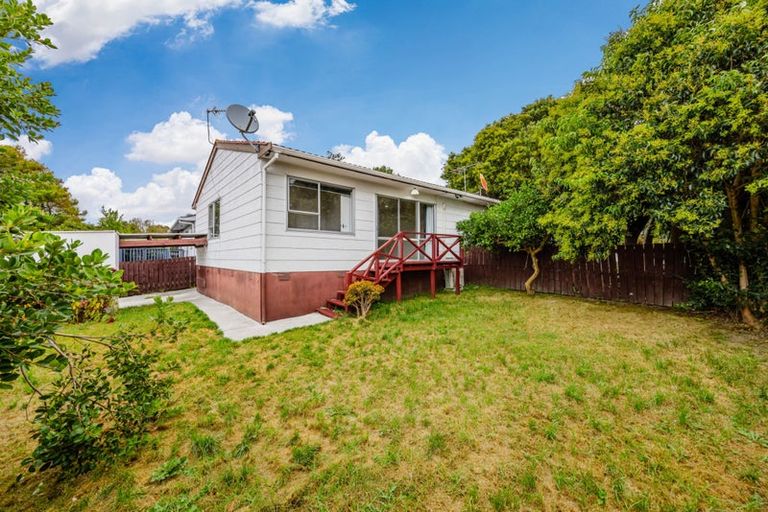 Photo of property in 2/60 Moncrieff Avenue, Clendon Park, Auckland, 2103