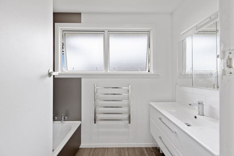 Photo of property in 4 Chartwell Street, Burwood, Christchurch, 8083