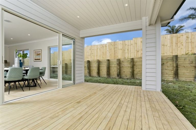 Photo of property in 47 Symes Drive, Red Beach, 0932