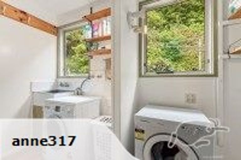 Photo of property in 5 Monmouth Way, Wilton, Wellington, 6012