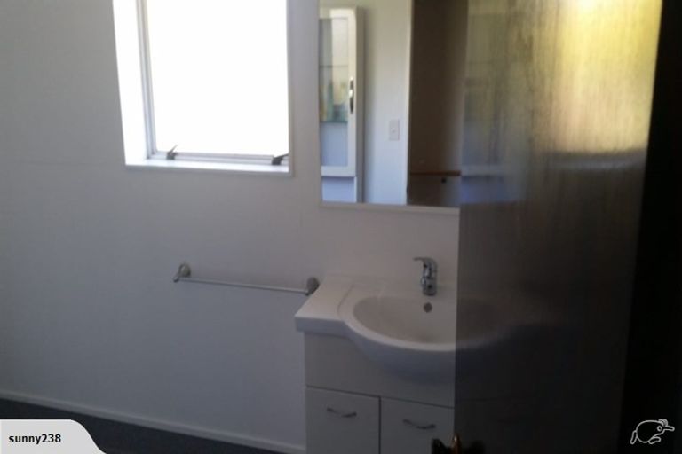 Photo of property in 1/20 Halldene Terrace, Red Beach, 0932