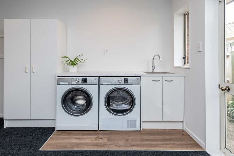 Photo of property in 2/23 Tarnica Road, Northpark, Auckland, 2013