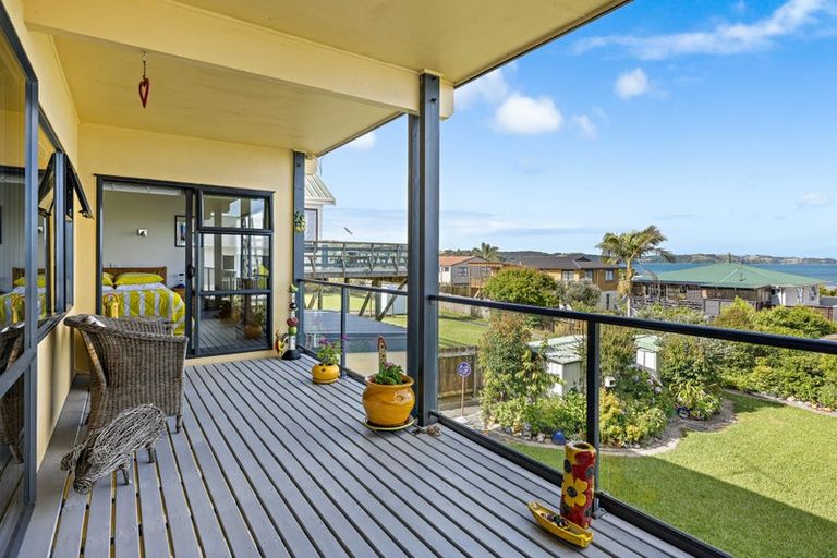 Photo of property in 4 Kotuku Place, Snells Beach, 0920