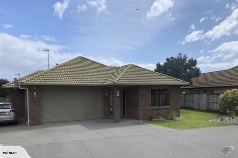 Photo of property in 2 Sophies Way, Papamoa Beach, Papamoa, 3118