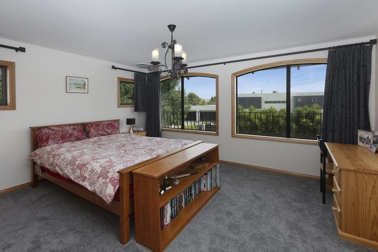 Photo of property in 12 Taunton Green, Papanui, Christchurch, 8052