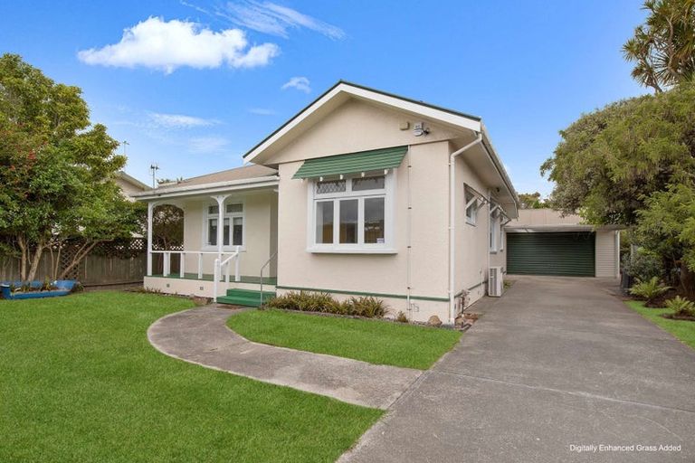 Photo of property in 4 Douglas Street, West End, Palmerston North, 4412