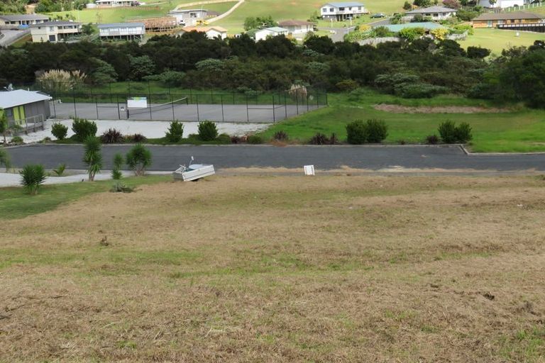 Photo of property in 6 Loke Crescent, Coopers Beach, 0420