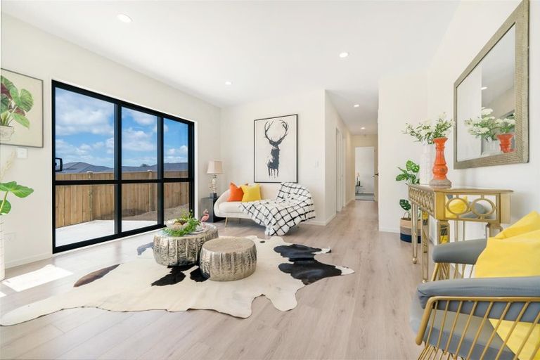 Photo of property in 27 Cloonlyon Drive, Flat Bush, Auckland, 2019