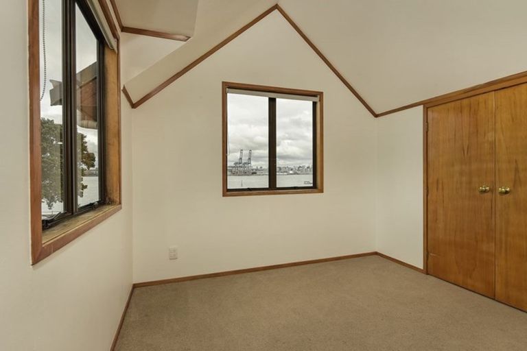 Photo of property in 33 Queens Parade, Devonport, Auckland, 0624