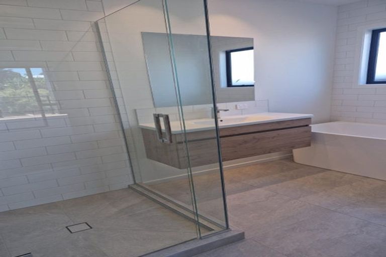 Photo of property in 1335e Papamoa Beach Road, Papamoa Beach, 3118