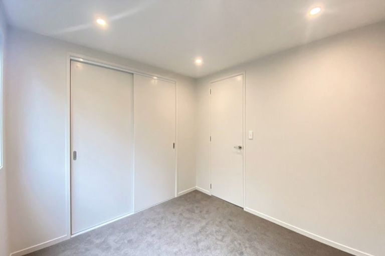 Photo of property in 5/37 Camelot Place, Glenfield, Auckland, 0629