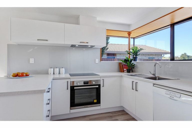 Photo of property in 7 Peebles Drive, Hei Hei, Christchurch, 8042