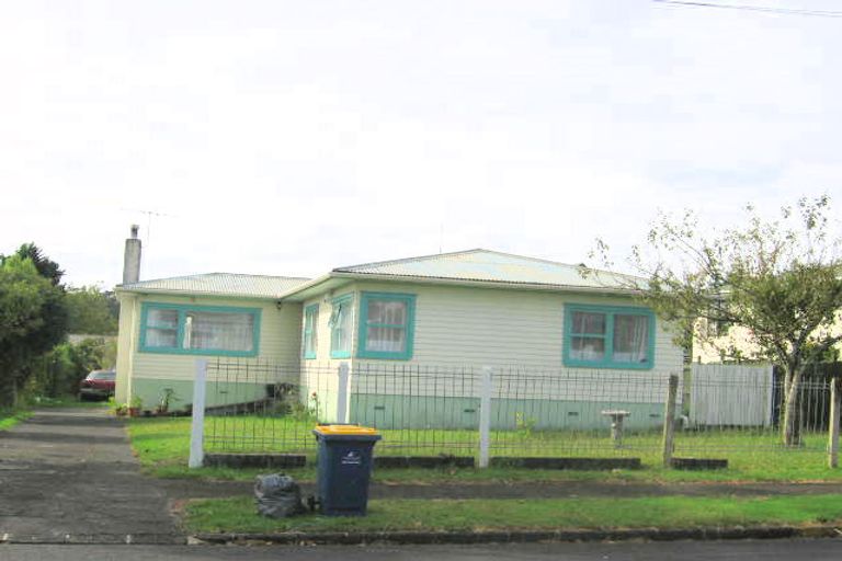 Photo of property in 4 Claridge Street, Glen Eden, Auckland, 0602