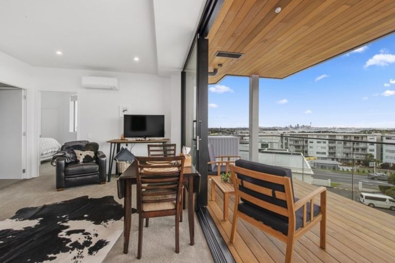 Photo of property in 304/8b Lake Pupuke Drive, Takapuna, Auckland, 0622