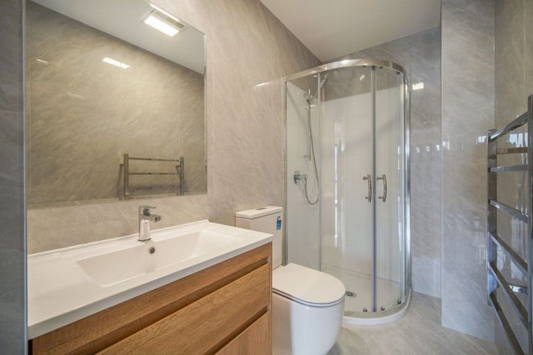 Photo of property in 95a Woodglen Road, Glen Eden, Auckland, 0602