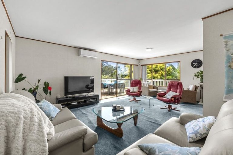 Photo of property in 97 John Downs Drive, Browns Bay, Auckland, 0630