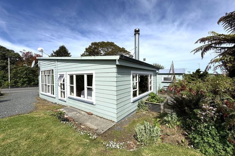 Photo of property in 2262 Papatowai Highway, Maclennan, Owaka, 9586