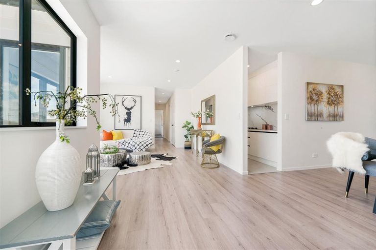 Photo of property in 27 Cloonlyon Drive, Flat Bush, Auckland, 2019