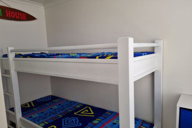 Photo of property in 90 Seventh Avenue, Urenui, 4377