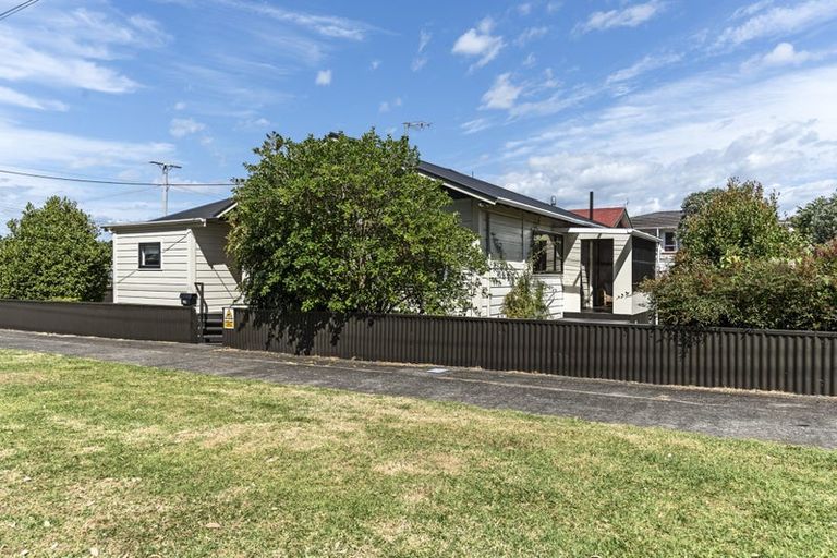 Photo of property in 29 Parris Street, Waitara, 4320