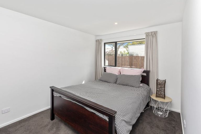 Photo of property in 17 Chipping Lane, Redwood, Christchurch, 8051
