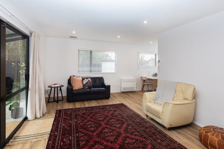 Photo of property in 2/48 Mcfaddens Road, St Albans, Christchurch, 8052