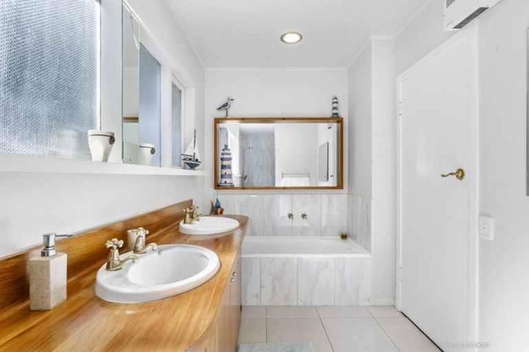 Photo of property in 130 Old Porirua Road, Ngaio, Wellington, 6035