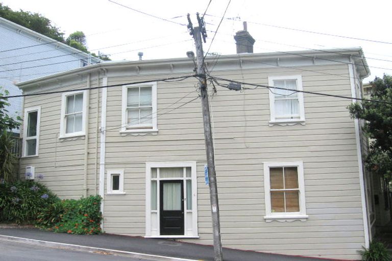 Photo of property in 6 Adams Terrace, Aro Valley, Wellington, 6021