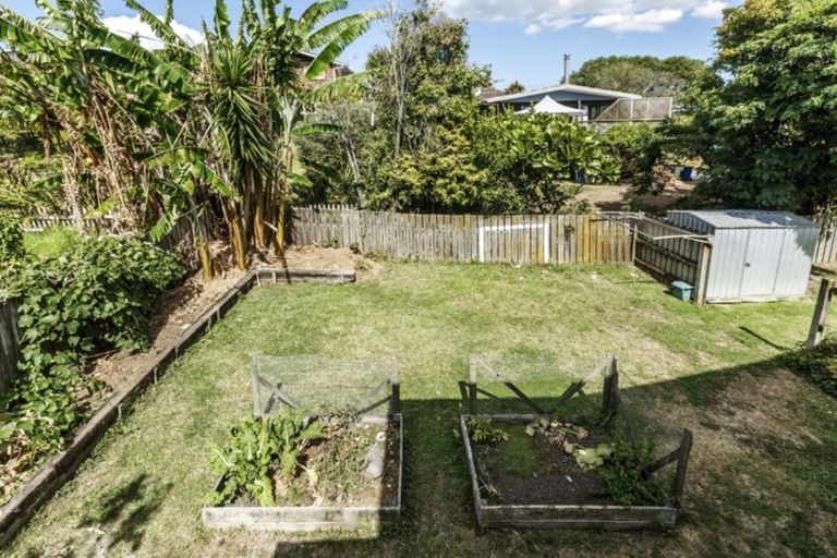 Photo of property in 4 Sudan Avenue, Milford, Auckland, 0620