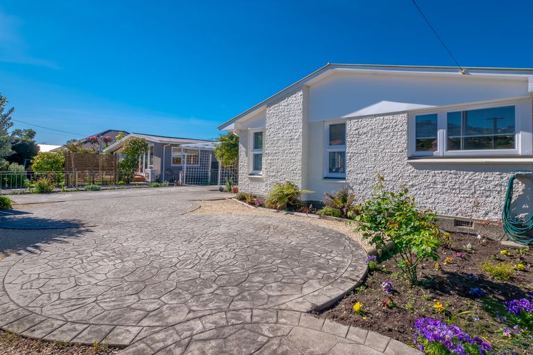 Photo of property in 71a Main Road, Redcliffs, Christchurch, 8081