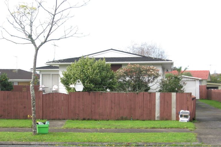 Photo of property in 8 Chesley Place, Half Moon Bay, Auckland, 2012