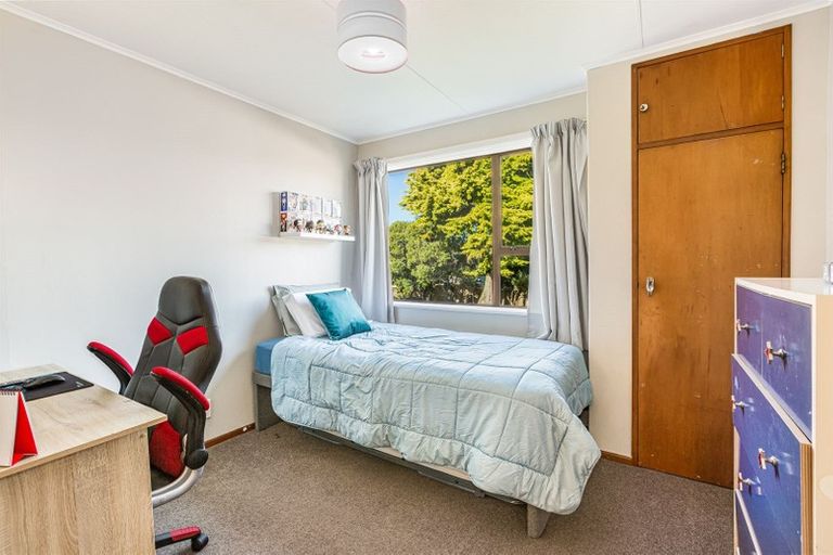 Photo of property in 42 Beaumaris Crescent, Ascot Park, Porirua, 5024